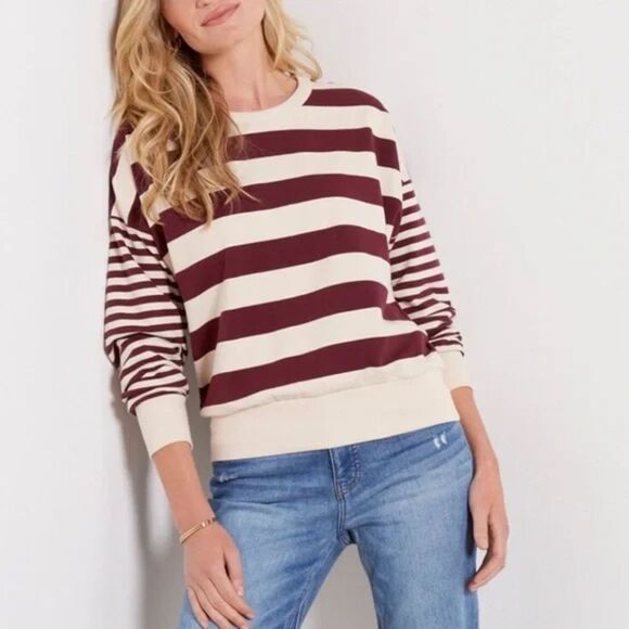 Evereve Tops - Evereve finn striped sweatshirt size medium